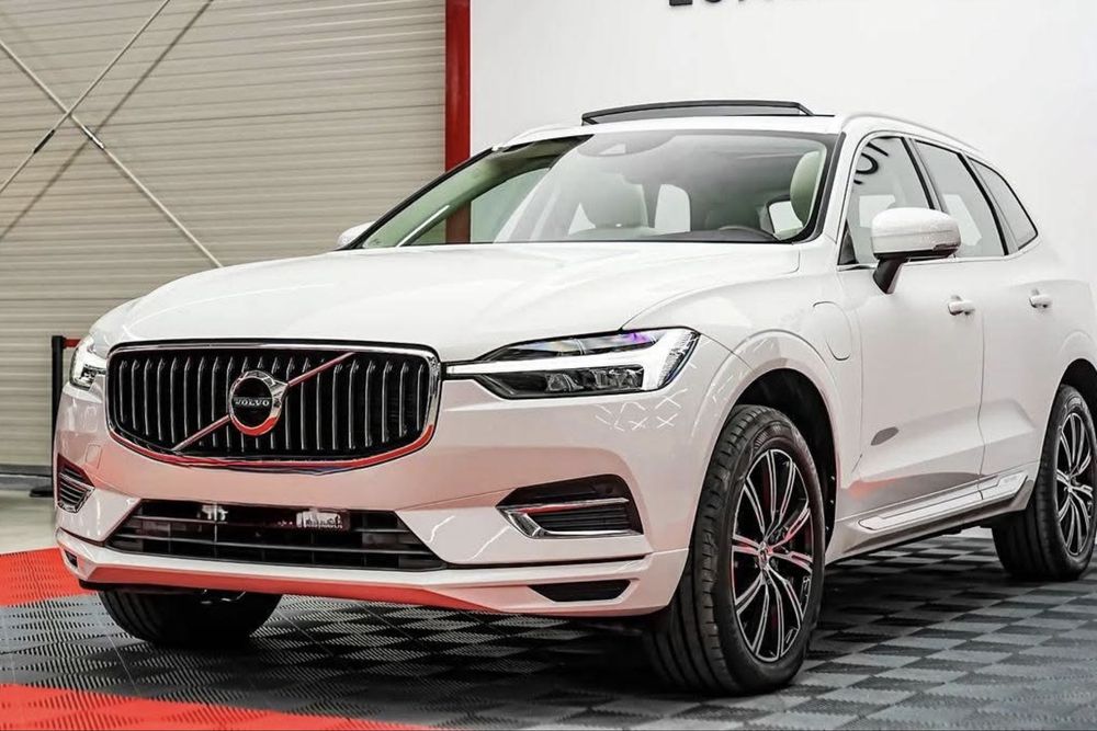 Volvo XC60 T6 AWD 4x4 plug-in hybrid 340 CP An 2021