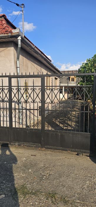 Casă la preț de apartament la 35 de km de oradea - Lugasu de Jos