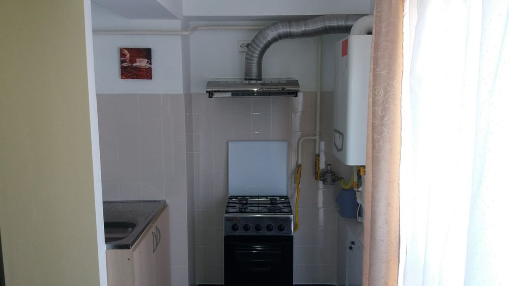 Închiriez garsoniera în bloc nou