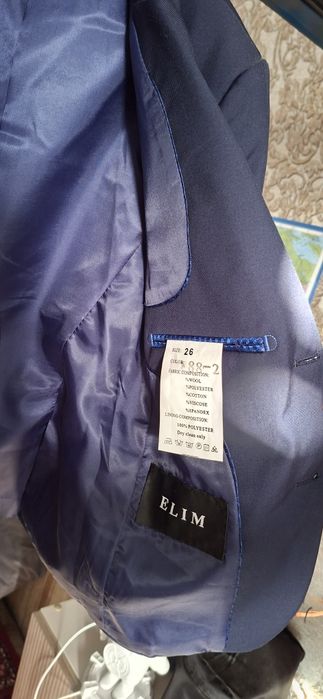 Продам не дорого одежду для школьника
