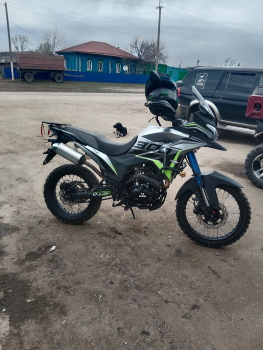 Продам мотоцикл UlarE7. 300 кубов