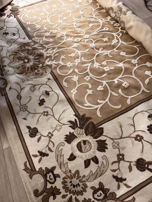 Продам большой ковер в отличном состоянии