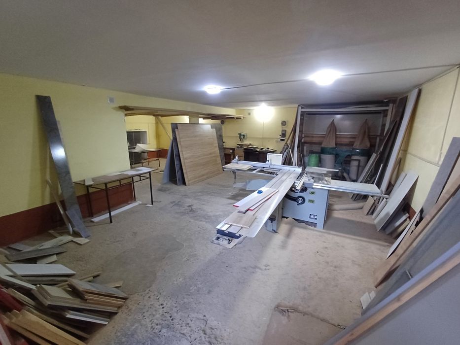 Bino ijaraga beriladi.   1- etaj 100 m² , -1 podval 100m² .  Аренда