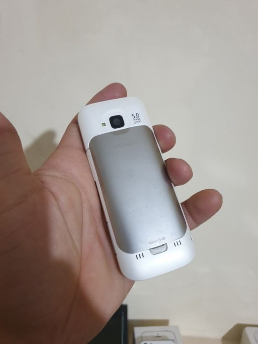 Nokia C5-00 ideal holatda