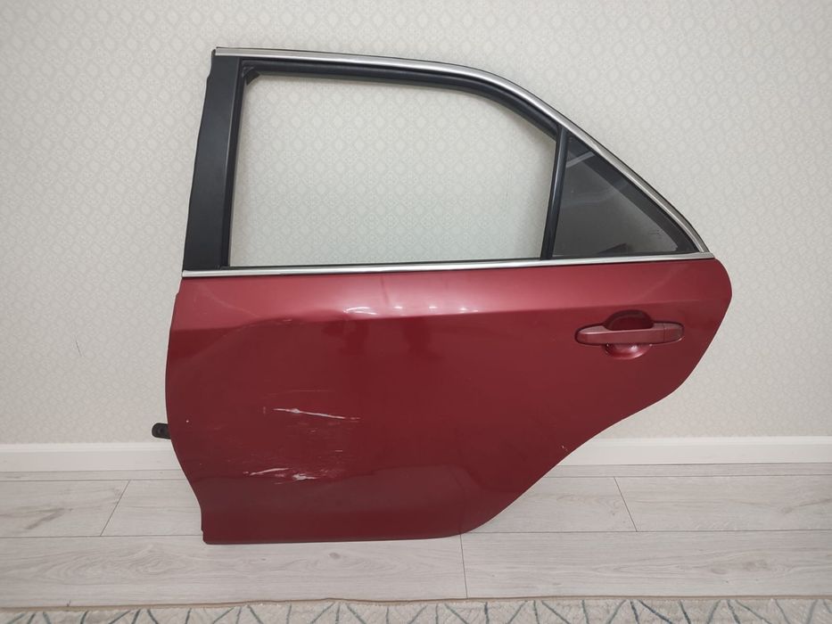 Оригинал Дверь на камри 50