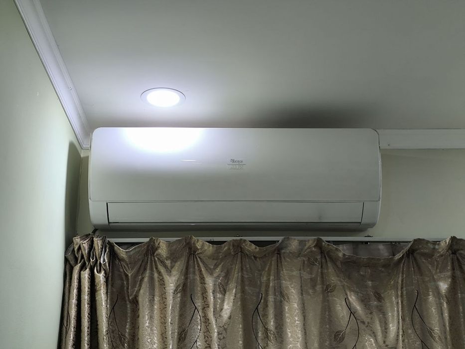 Кондиционер AUX 18 Inverter б/у 1 год
AUX 18 Inverter кондиционер б/у