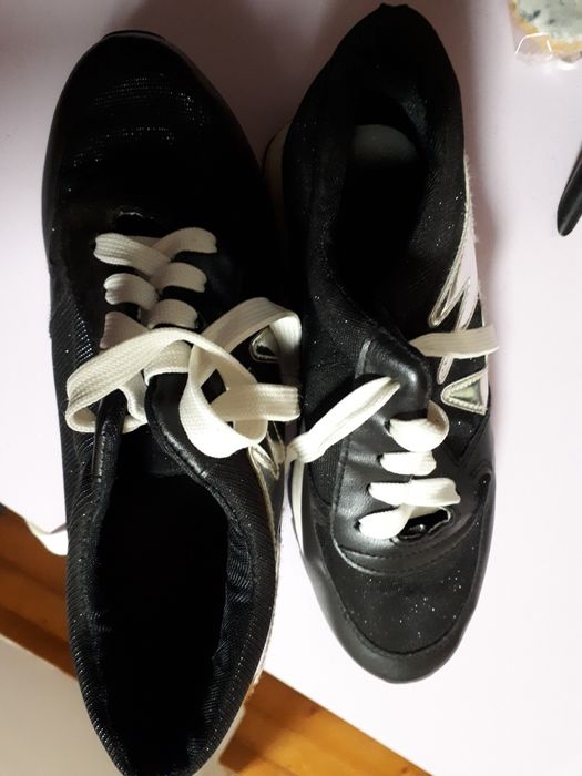 Обувки на платформа