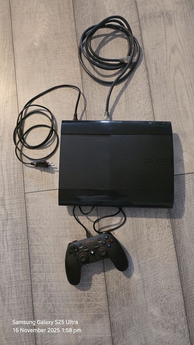 PlayStation 3 Super Slim cu jocuri