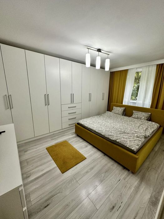 Se vinde apartament cu 2 camere decomandat, situat în Sector 4, Aleea Dorohoi nr. 2