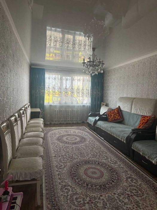 Продам стол книжку и 12 стульев