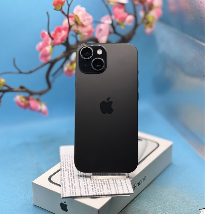 ГАРАНЦИОНЕН!!! Apple iPhone 15, 128GB, 5G, Black + подарък адаптер
