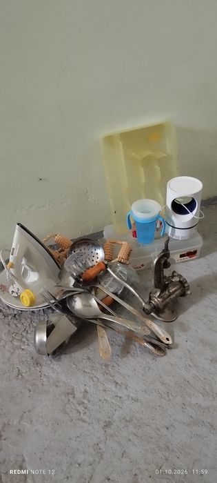 Отдам даром детские вещи и предметы быта