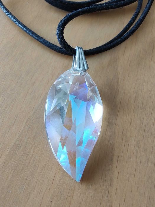 Дамско колие с камъче