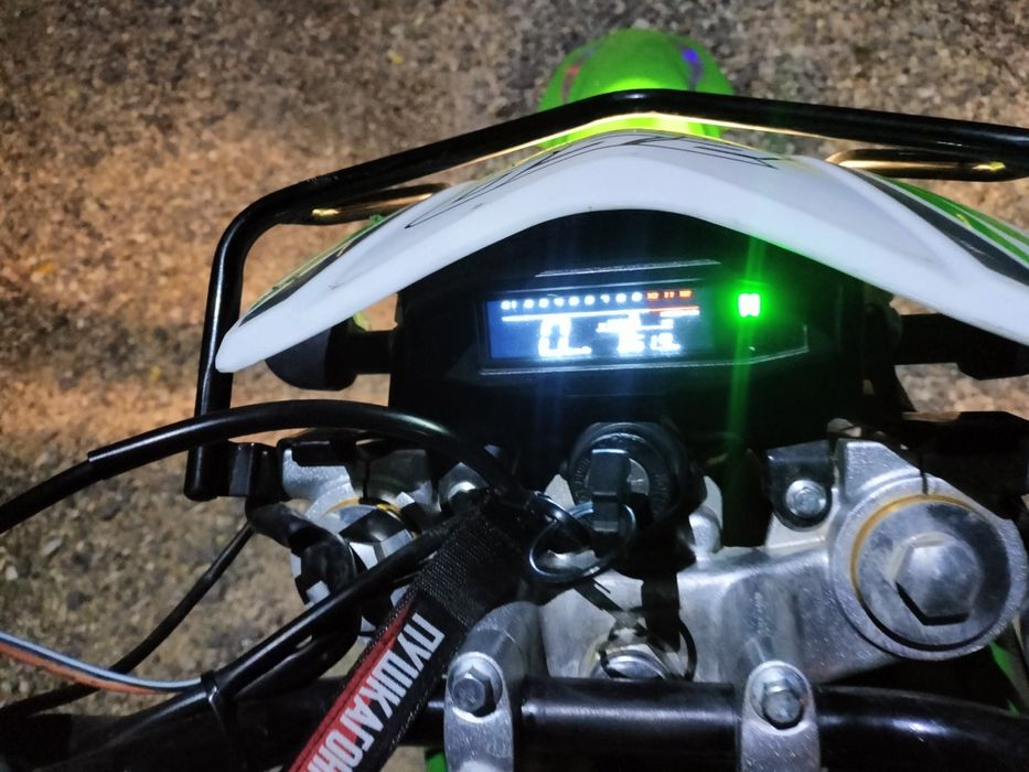 Продаю  эндуро 250 куб