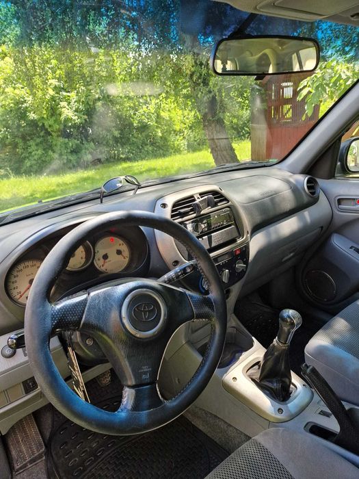 Vând Toyota Rav4