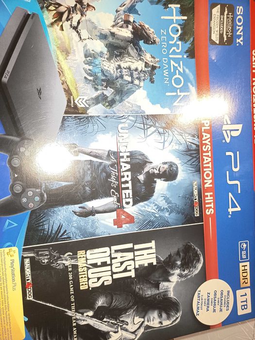 Playstation 4 slim 1tb + 2 kontrolera + 5 igri na diskove
