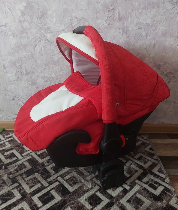 Продам коляску adamex