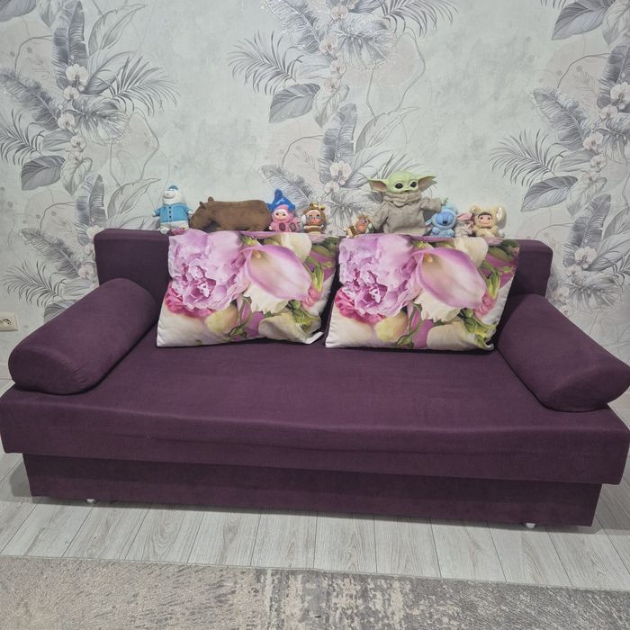 Продам диван хорошим состоянии.