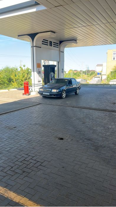 Volvo 850.
