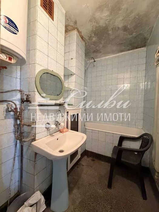 Тристаен апартамент - кв.Добруджански