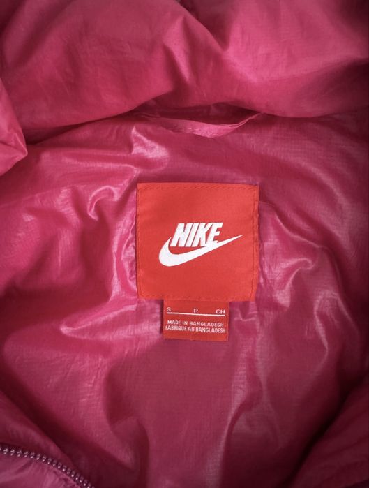 Дамско Спортно пригинално яке Nike S