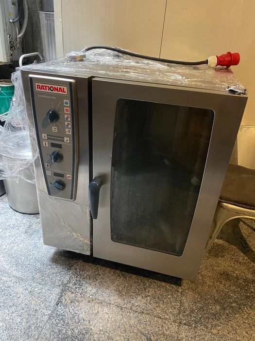 Cuptor rational 10 tavi