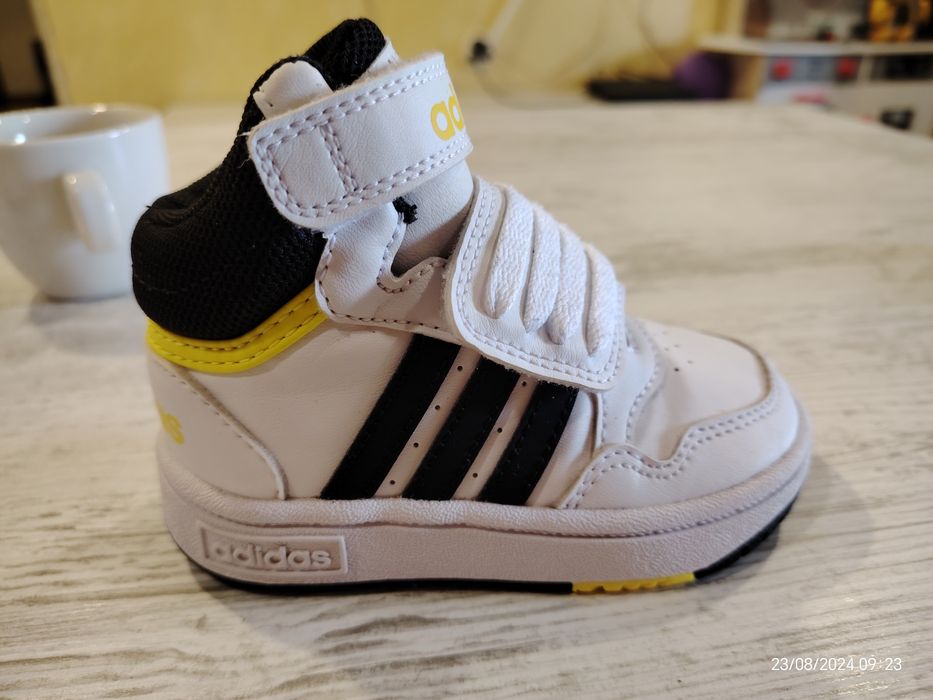 Високи маратонки Адидас