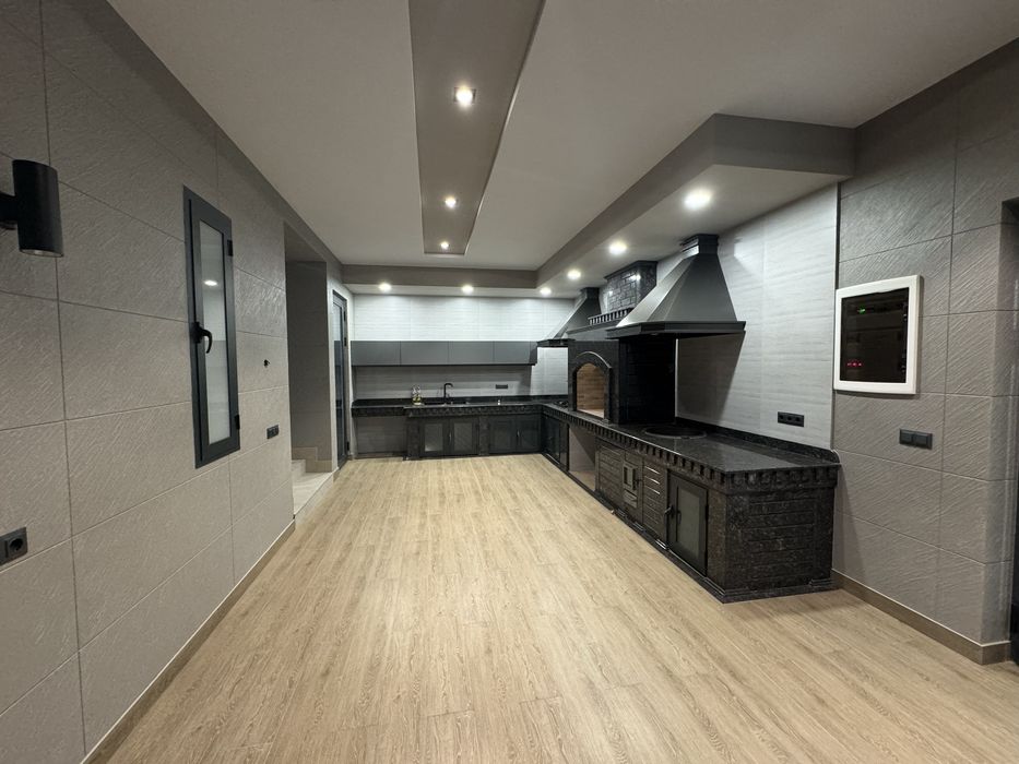 Роскошный новый дом.