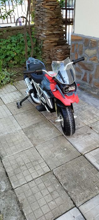 Акумолаторен мотор