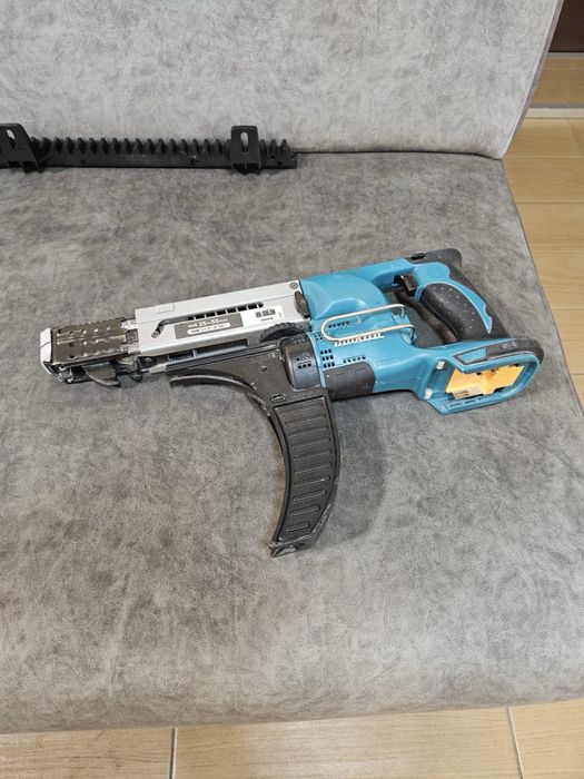 Makita DFR550Z винтоверт за лентови винтове