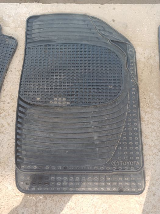 Полик таета камрига