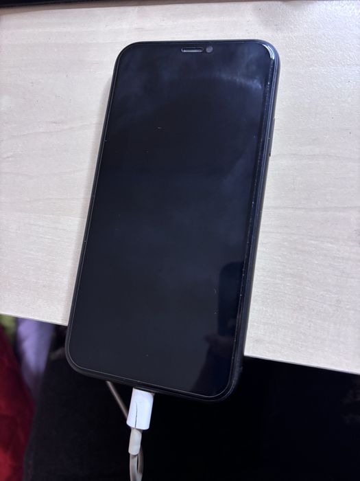 Apple iPhone 11 - 64GB