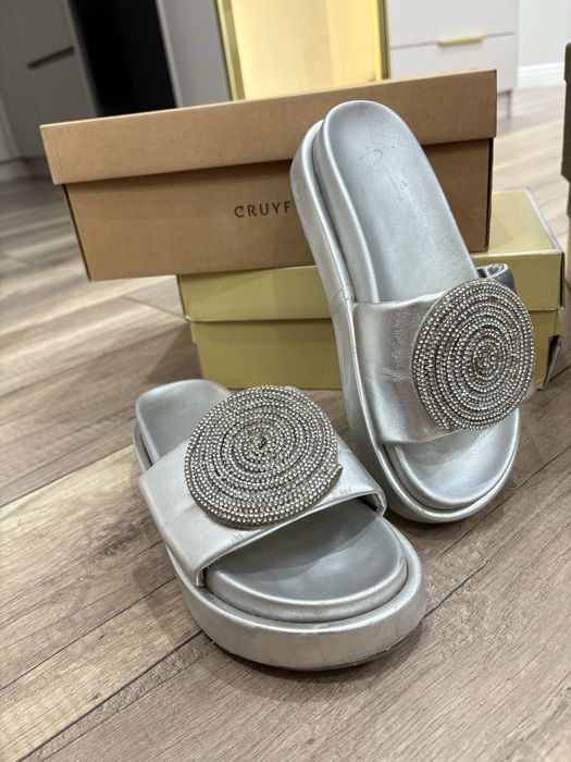 Продам летние шлепки