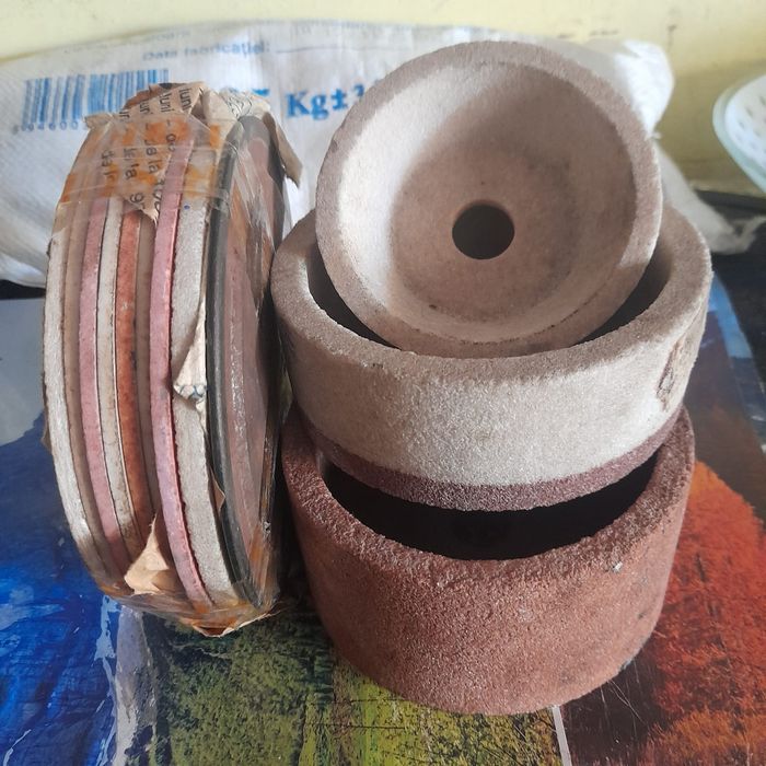 Vând cuțite strung, biaxuri, micrometre (El.A.)