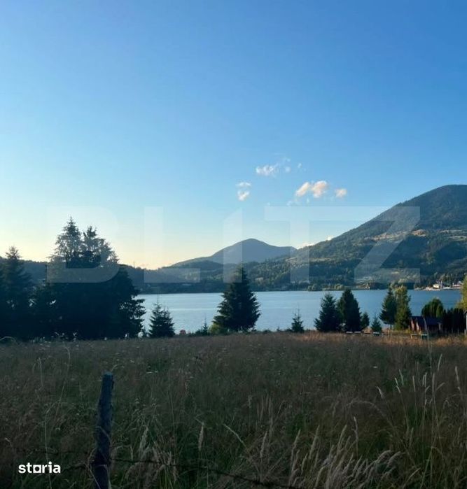 Teren intravilan de 10 ari cu vedere la lac, Colibita