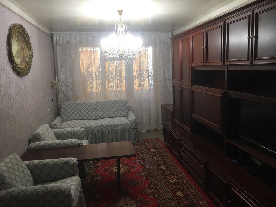 Сдается семейным 2 комнатная квартира,балкон 12кв как третья комната.