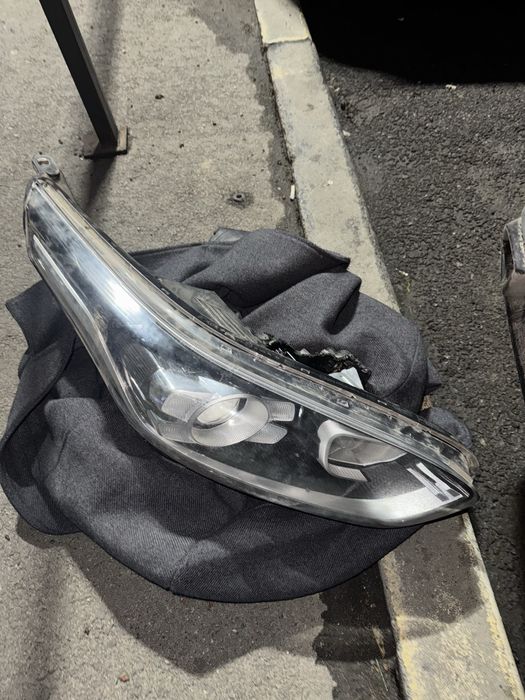 Правая Фара Диодный на Киа Серато 2014- / Kia Cerato Forte 2017 (Led)