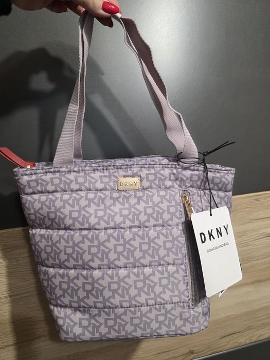 DKNY малка чанта