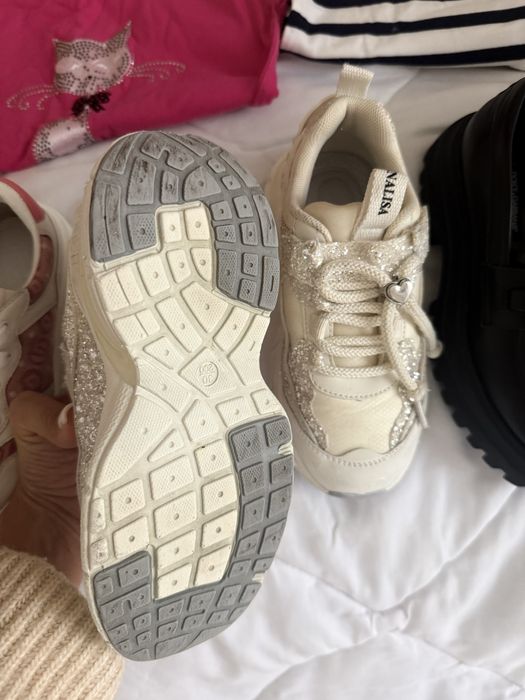 4 чифта за 200 евро Детски обувки за момиче Gucci, Monnalisa, Dolce and Gabbana 30 номер