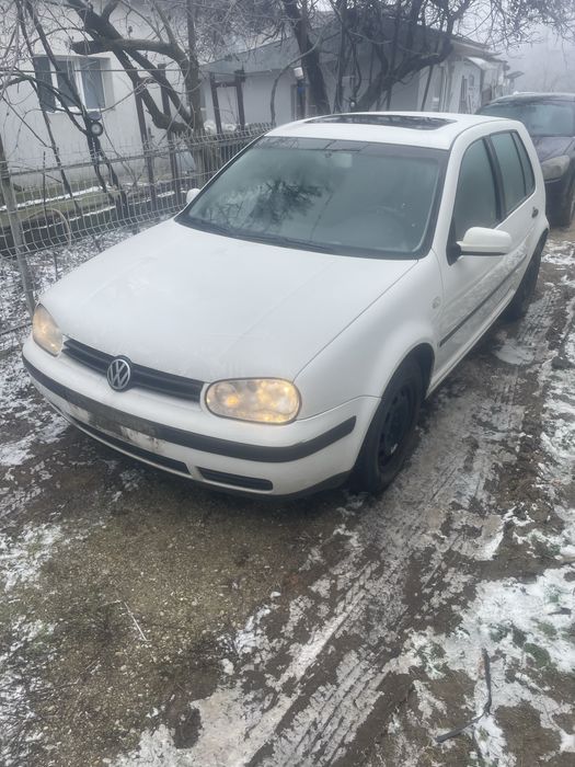 Dezmembrez golf 4 1,4 benzina