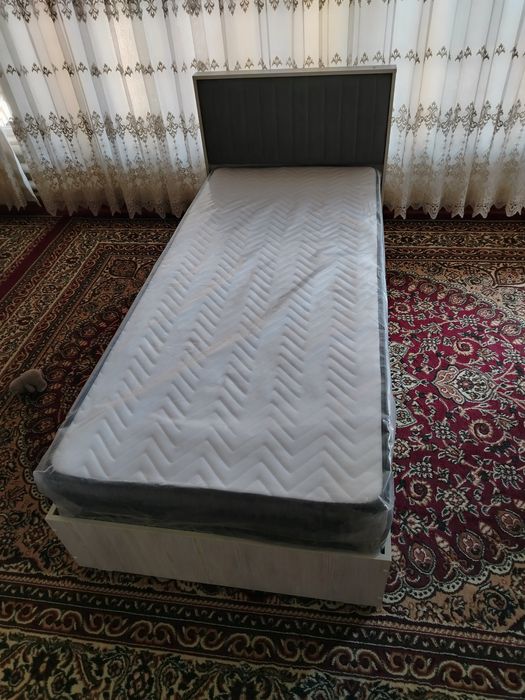 Продаётся одинарный кровать, изготовлена с лмдф.