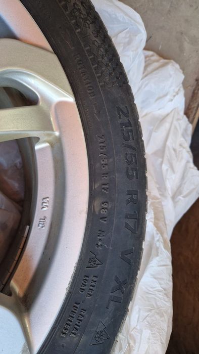 Vand set 4 jante aliaj cu anvelope de iarna Continental pt Hyundai Kona R17