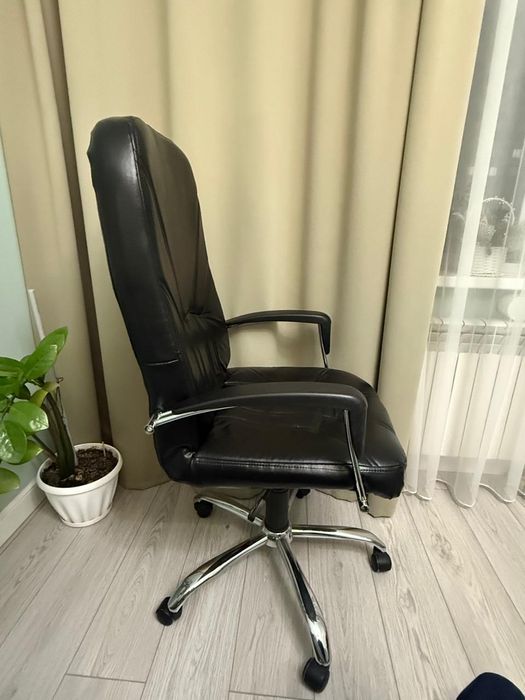 Продам офисное кресло