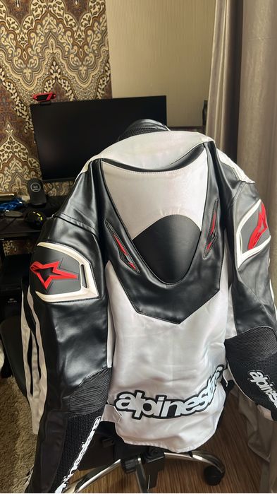 Мотокуртка почти новая