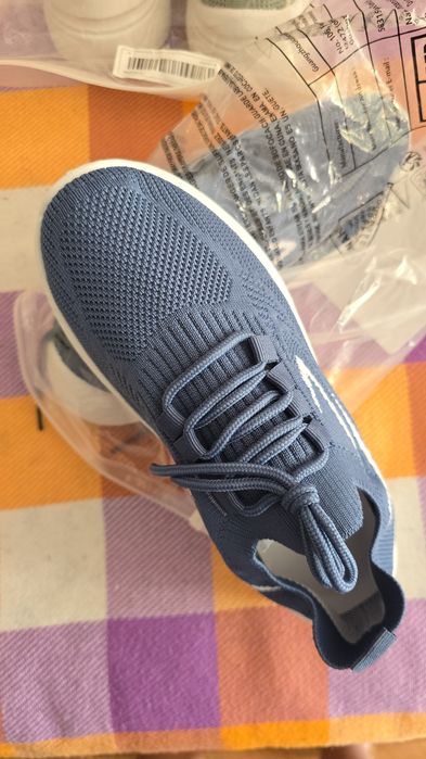 Продам кроссовки