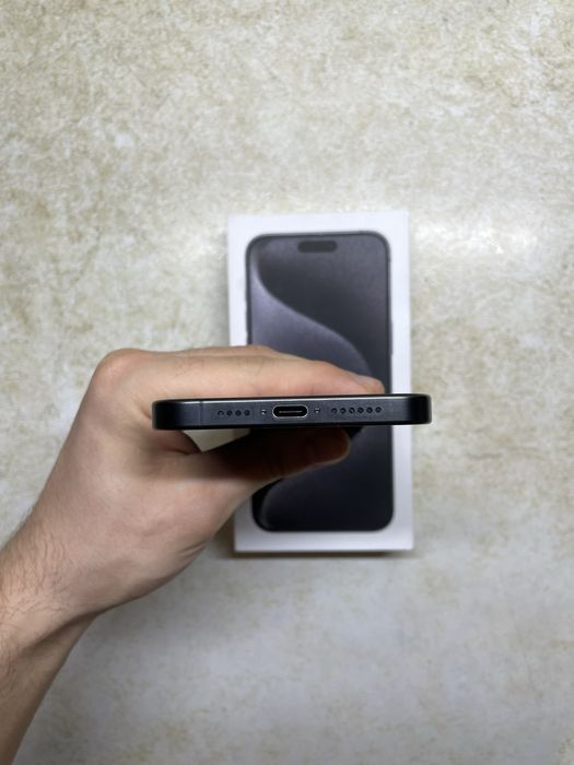 iPhone 15 pro max 256 gb black titan