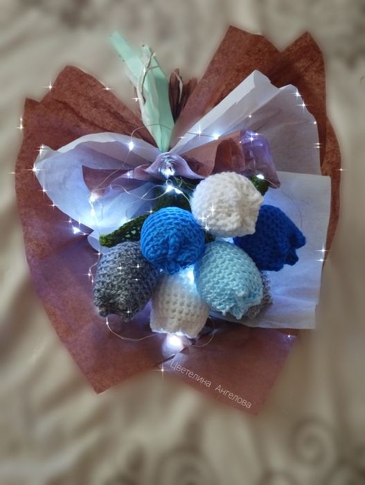 Вечен букет от плетени лалета