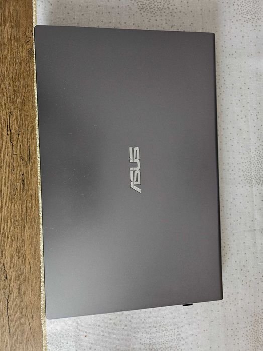 Vand Laptop Asus în stare foarte bună