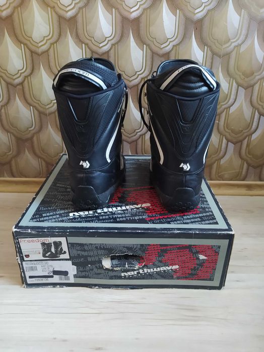 Сноу борд обувки 42 номер( 27 см стелка) и 32,5 номер(20,5 см стелка)