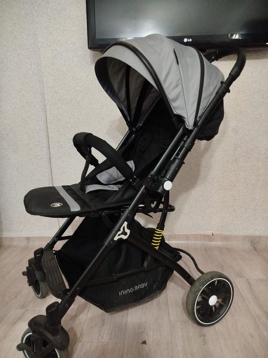 Коляска прогулочная